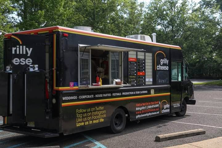 Grilly Cheese food truck